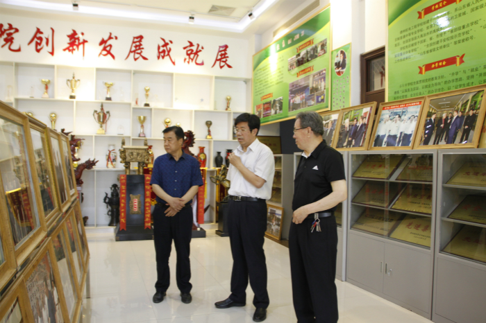 德州市委常委、宣傳部長、市委教育工委書記景文新來學(xué)院調(diào)研開學(xué)復(fù)課工作