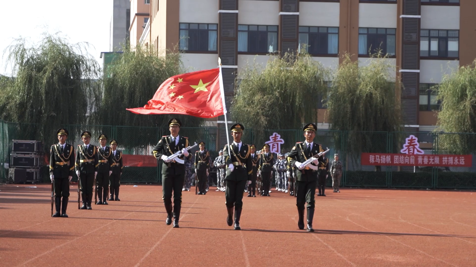 續(xù)航啟新程：學(xué)院隆重舉行2022級新生軍訓(xùn)總結(jié)暨開學(xué)典禮