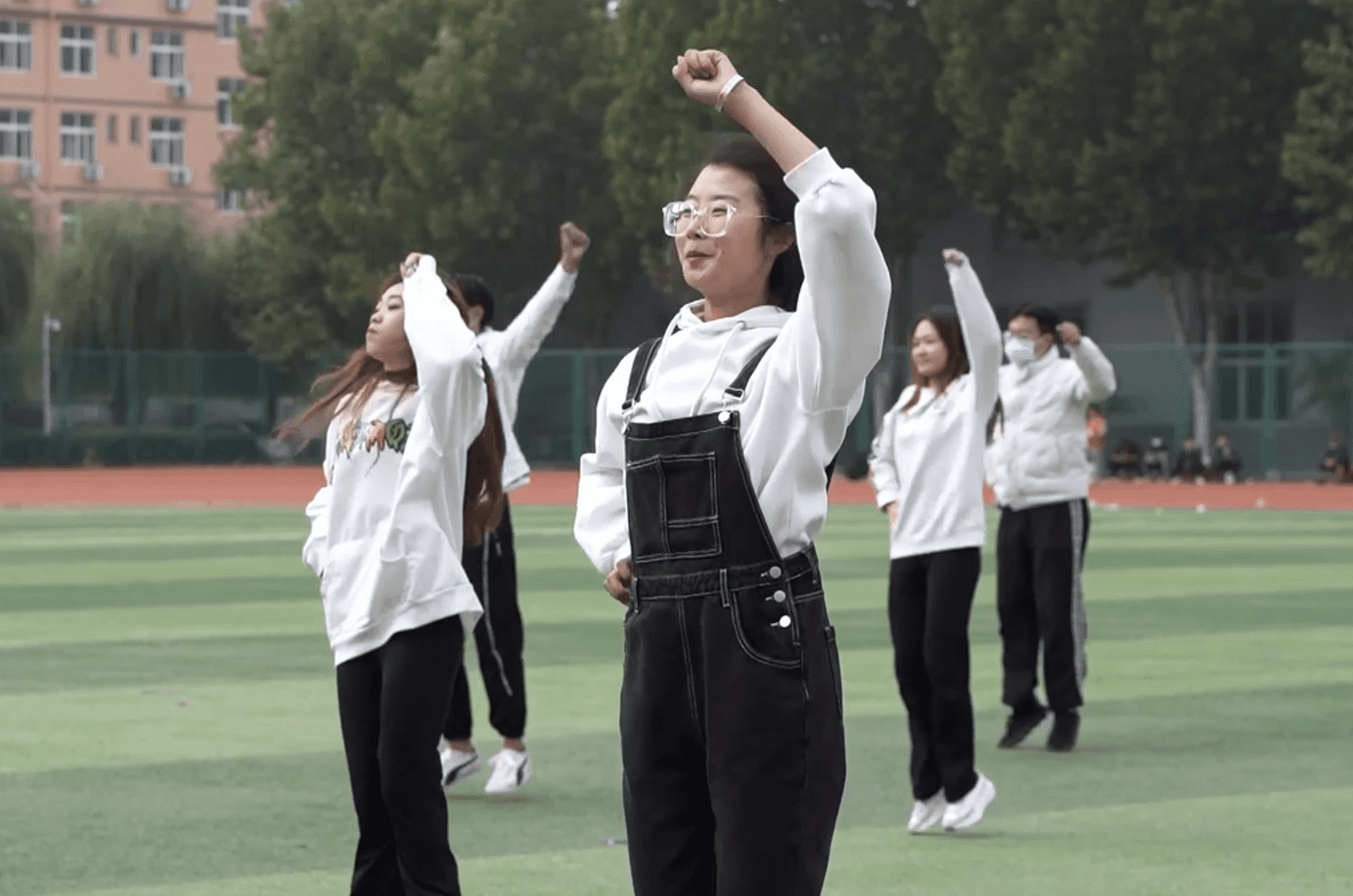 回首2022，有歡笑，有悲傷，有成長。汗水與淚水交織，2022將圓滿結(jié)局。